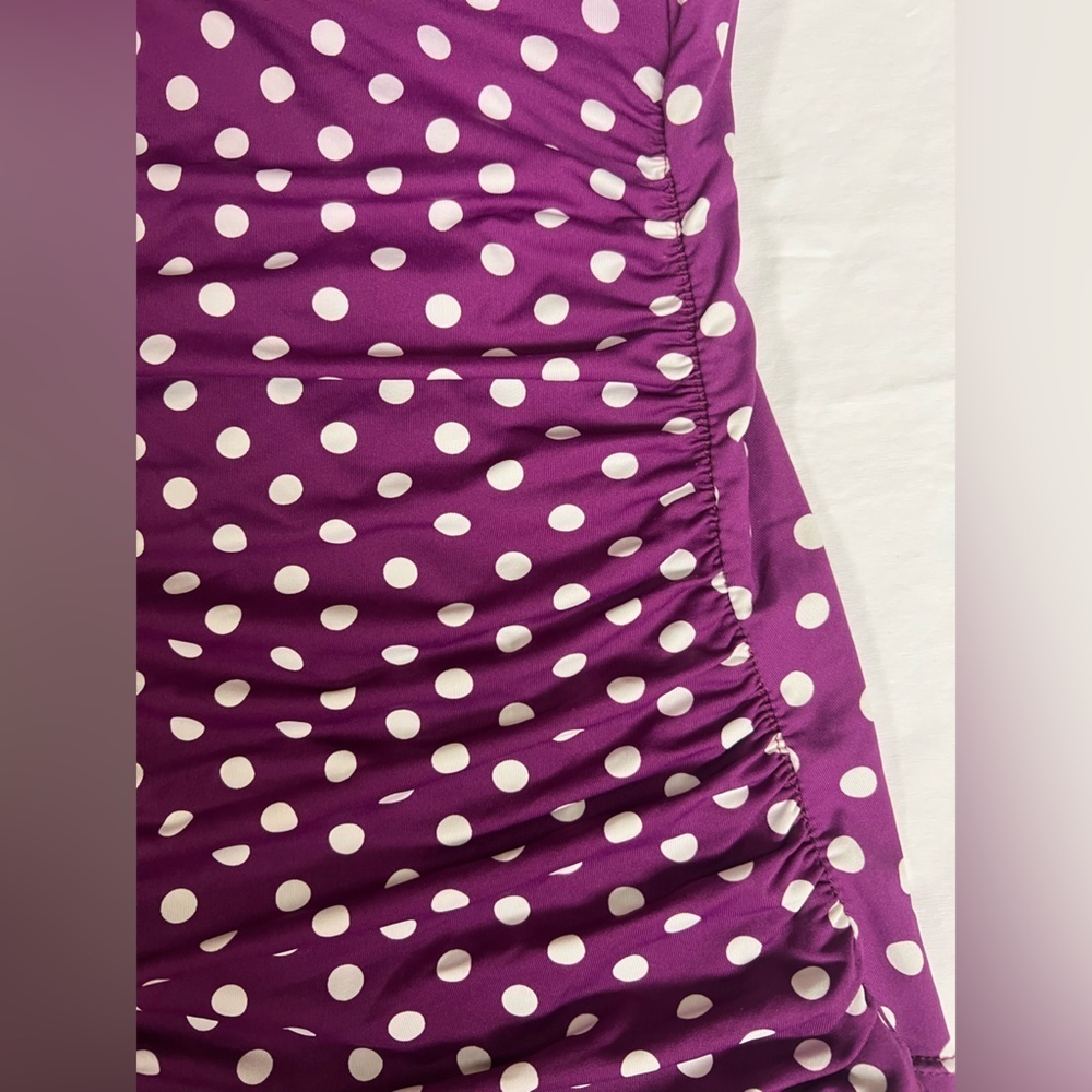 APT 9 TANKINI PURPLE/WHITE POLKA SIZE 1X
PADDED. NO UNDERWIRE RUCHED SIDES - Picture 6 of 9